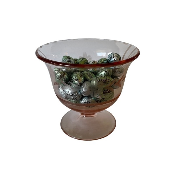 Vintage Pink Depression Glass Etched Floral Footed Dish / Compote - Picture 3 of 4